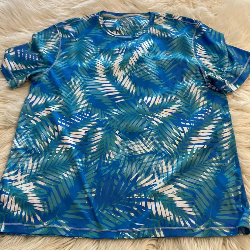 Reel Legends Man Shirt BNWOT size M length 28” pit to pit 40” perfect for summer - Picture 6 of 8
